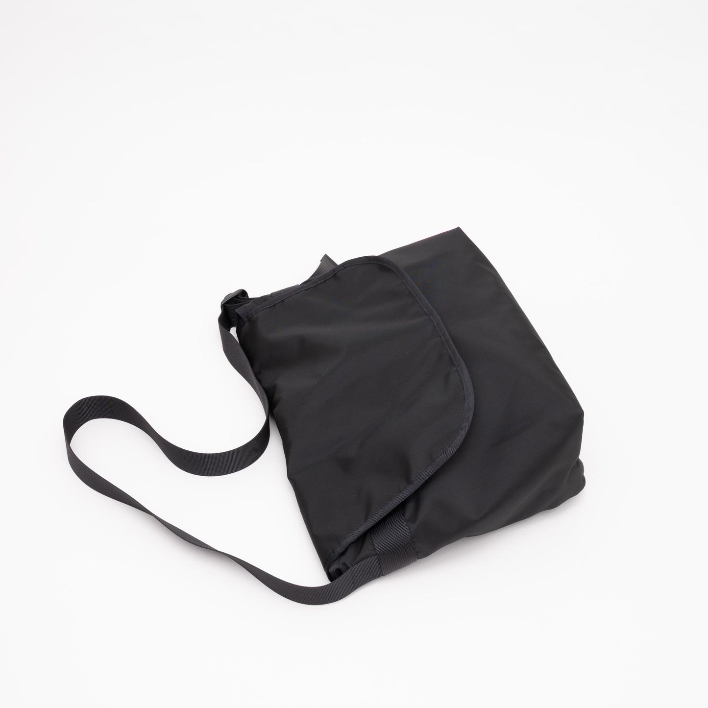 LAZY MESSENGER BAG